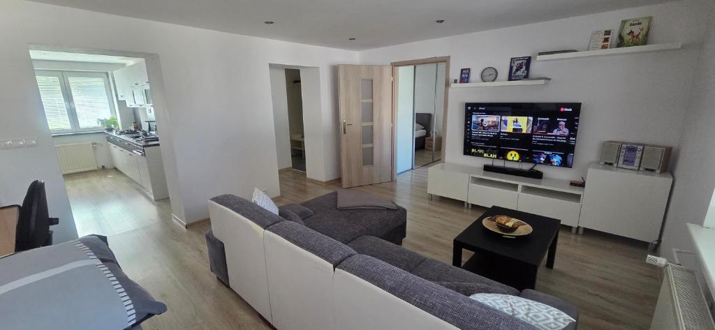 Image 1 of 2 rooms modern flat near the hockey stadium