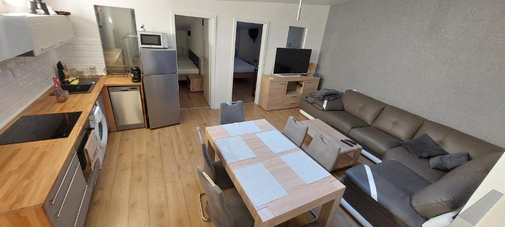 Image 1 of 4-izbový apartmán v centre na Donovaloch