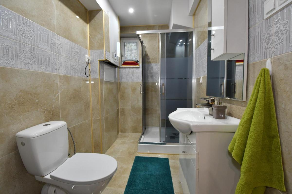 Image 3 of APARTMENTS V+K