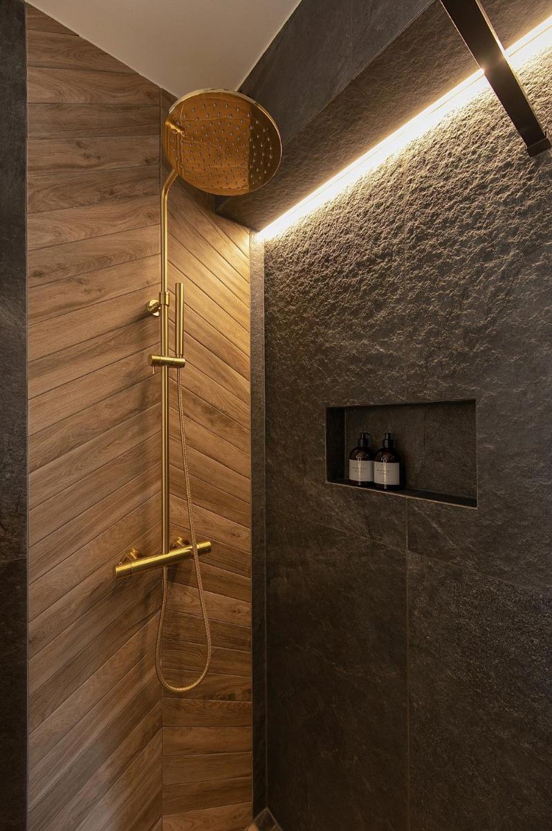 Image 3 of Allure Chalet