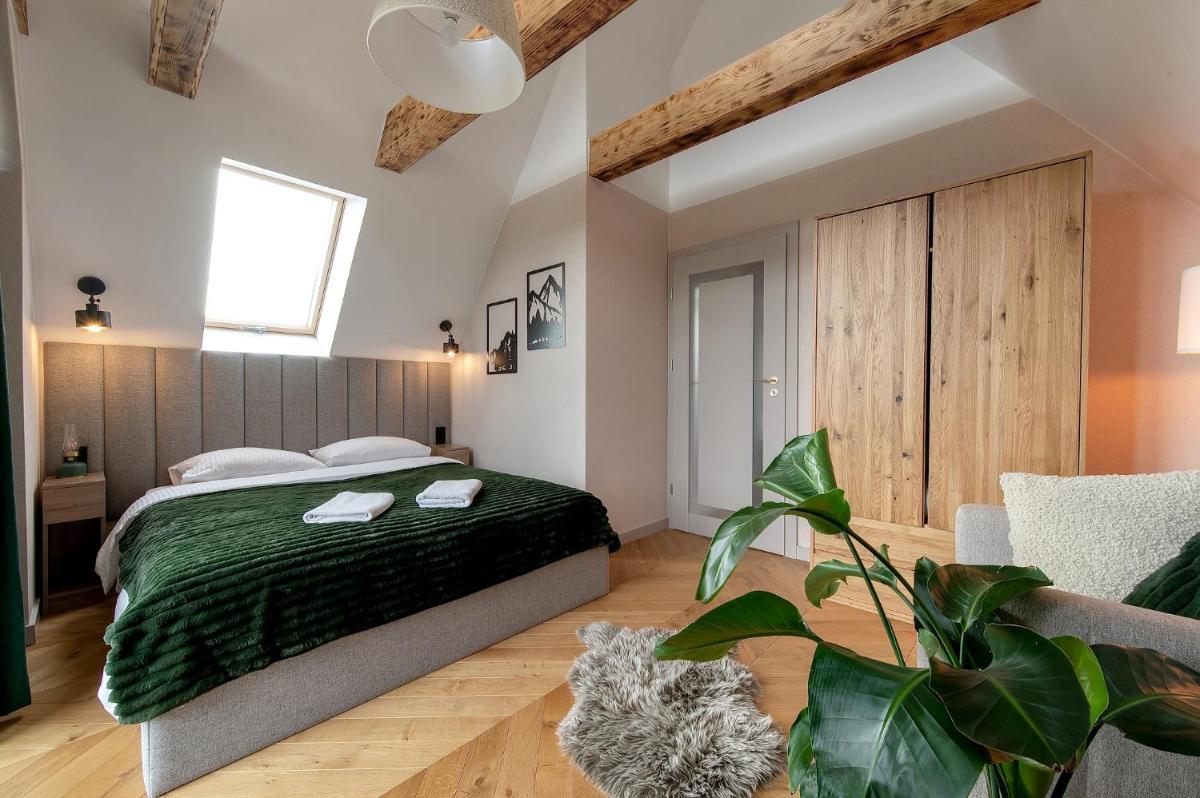 Image 2 of Allure Chalet