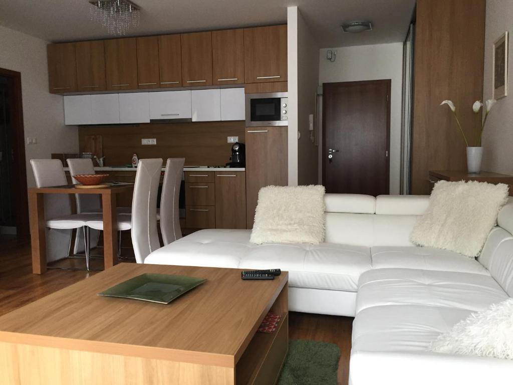 Image 1 of Apartman Tale