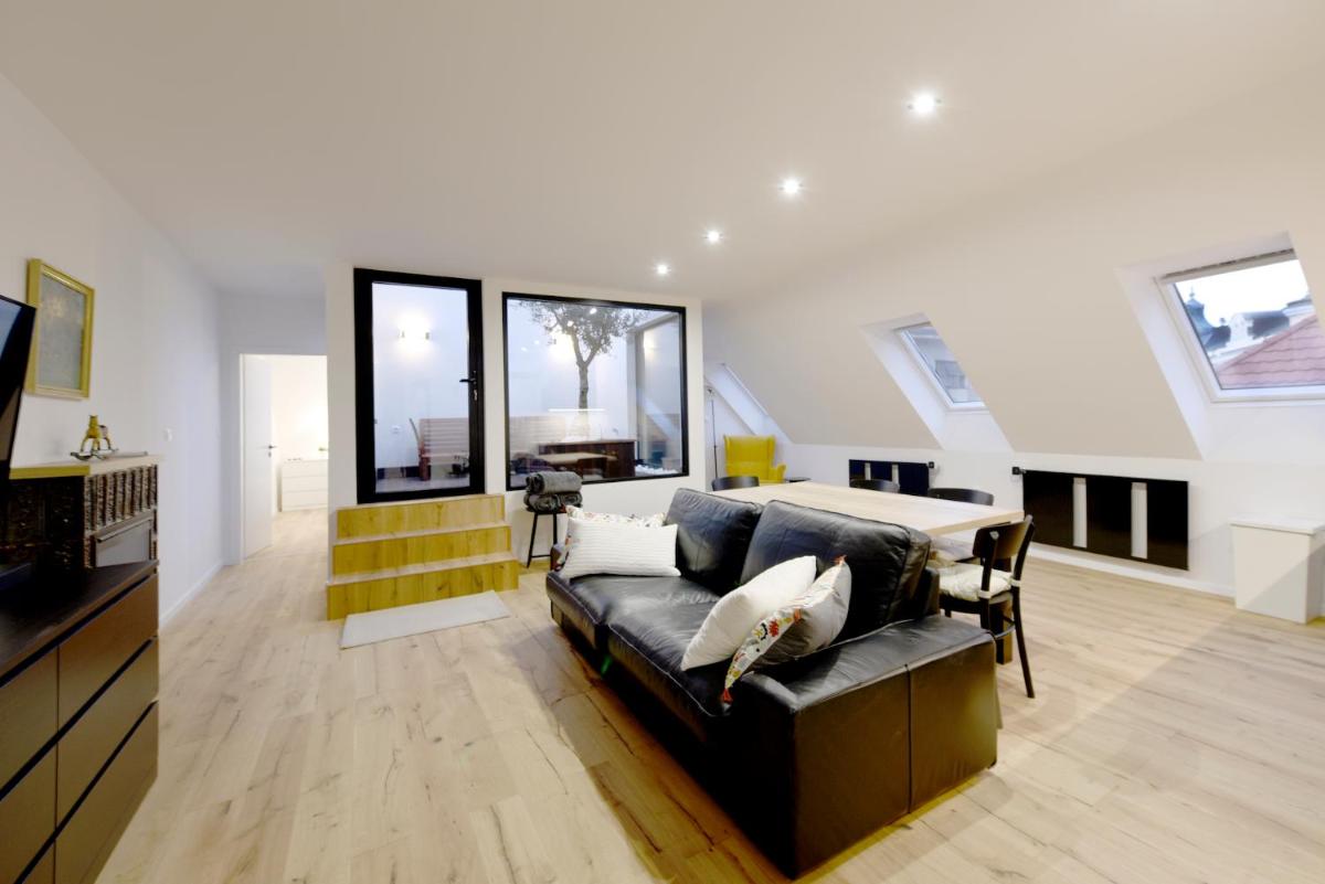 Image 2 of Apartmán s átriom v historickom centre