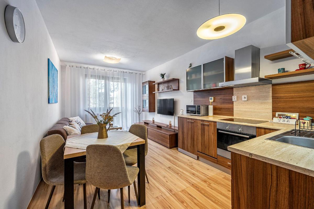Image 5 of Apartment Katry with Mountain View & Balcony