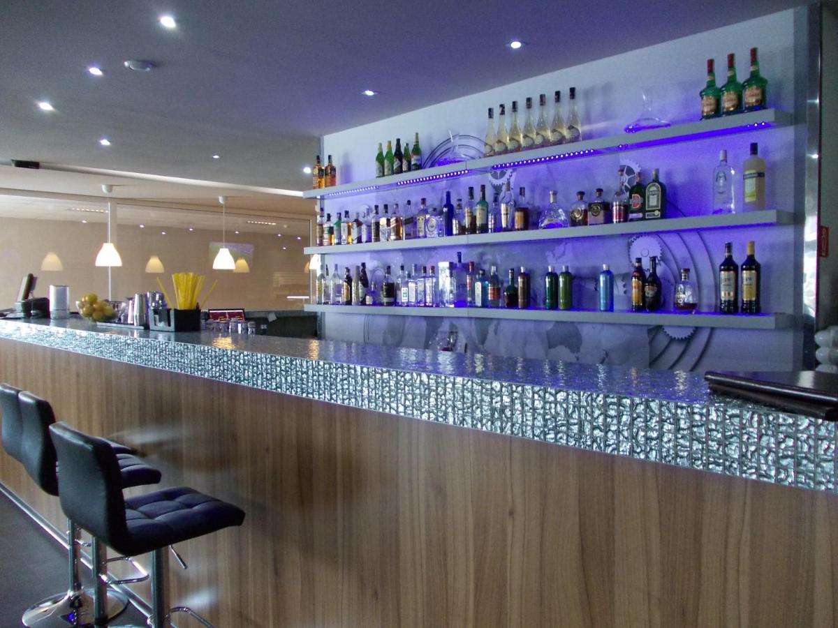 Image 2 of Atrium Hotel – Family friendly
