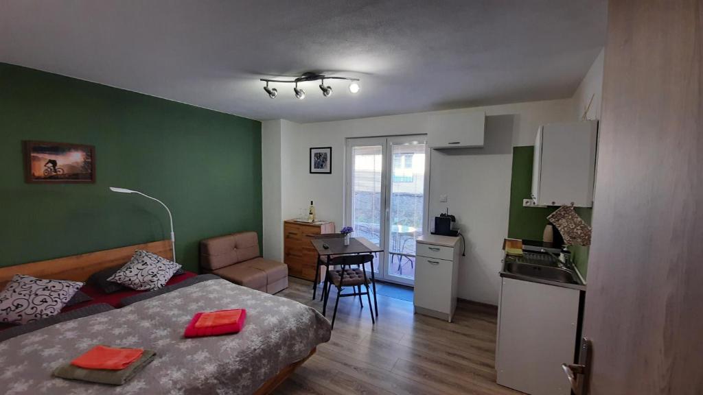 Image 1 of BIKE apartments 1