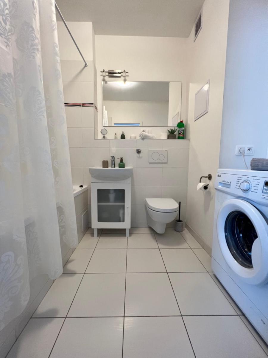 Image 3 of BL – The Apartment Lenka, 24hr Self Check-in, Free Private Parking, Balcony with Mountain View, 5 minute walk to City Center