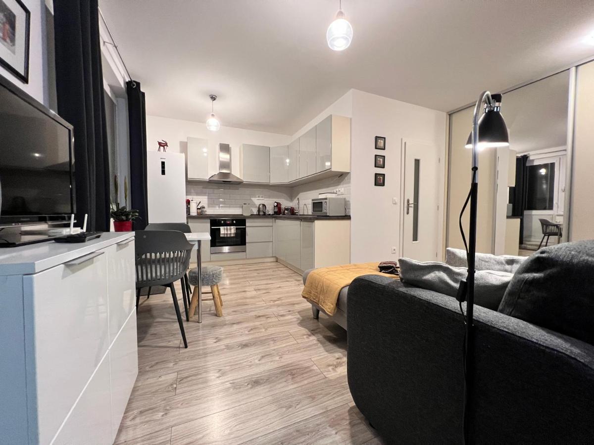 Image 4 of BL – The Apartment Lenka, 24hr Self Check-in, Free Private Parking, Balcony with Mountain View, 5 minute walk to City Center