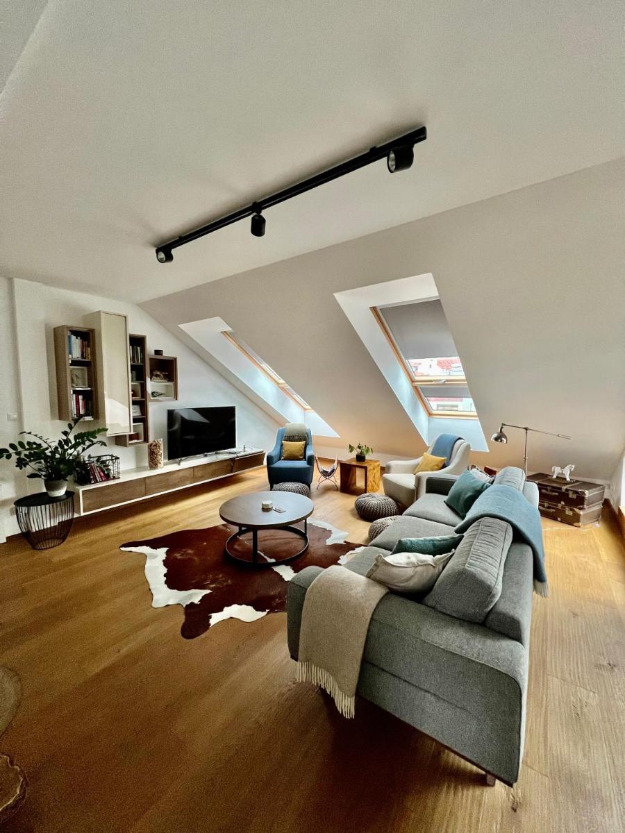 Image 5 of BL – The Penthouse, 24hr Self Check-in, 2 Bedrooms, Fireplace, AC, Panoramic View from main Balcony, 3-minute walk to City Center