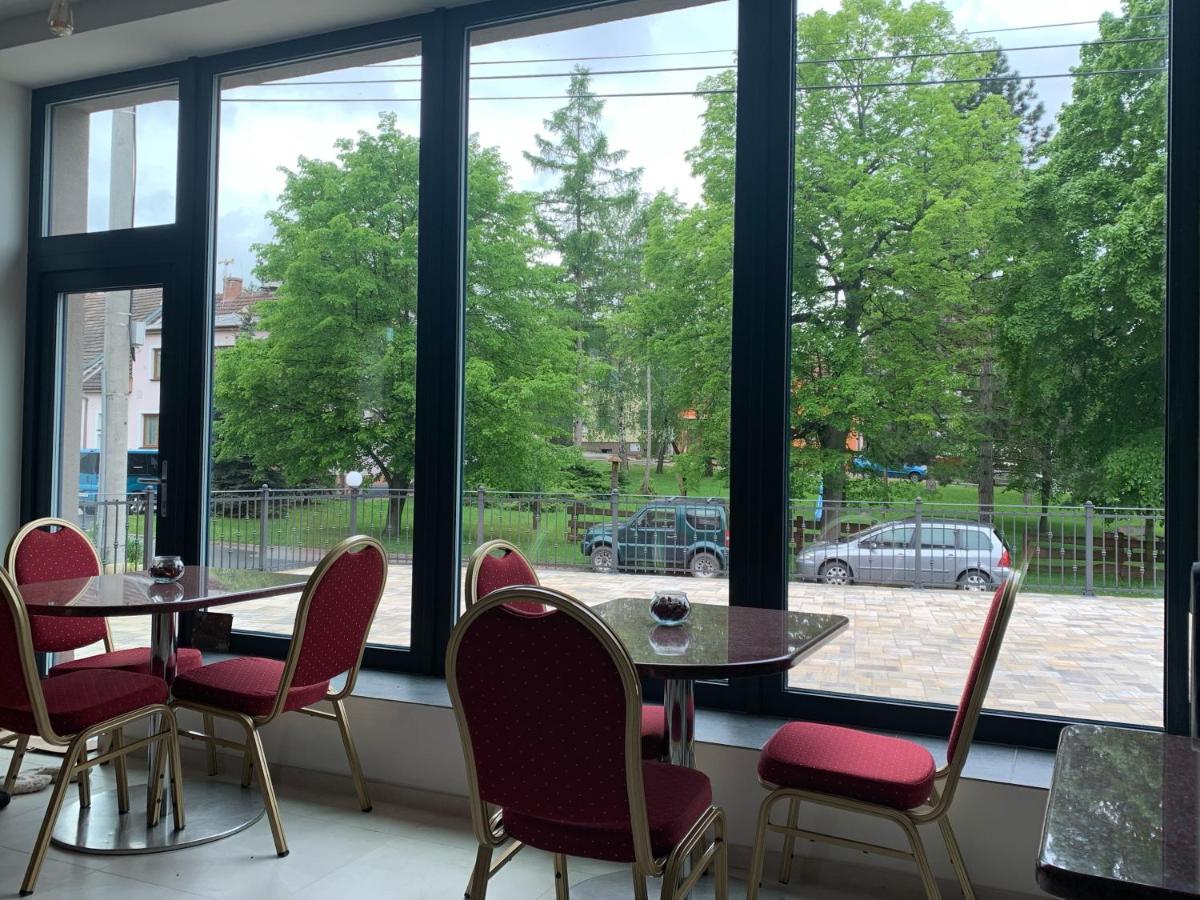 Image 3 of Café de la Crème