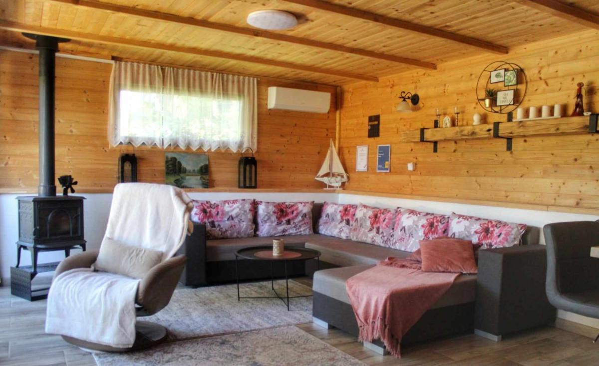 Image 3 of Chata pri jazere – relax vo vírivke