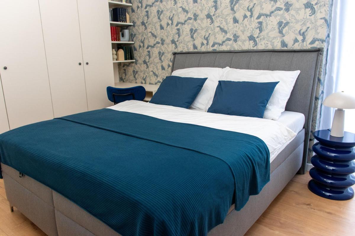 Image 2 of Chic Apartment