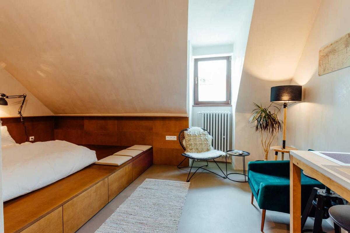Image 2 of Cozy Blue House Apartment in heart of Old Town