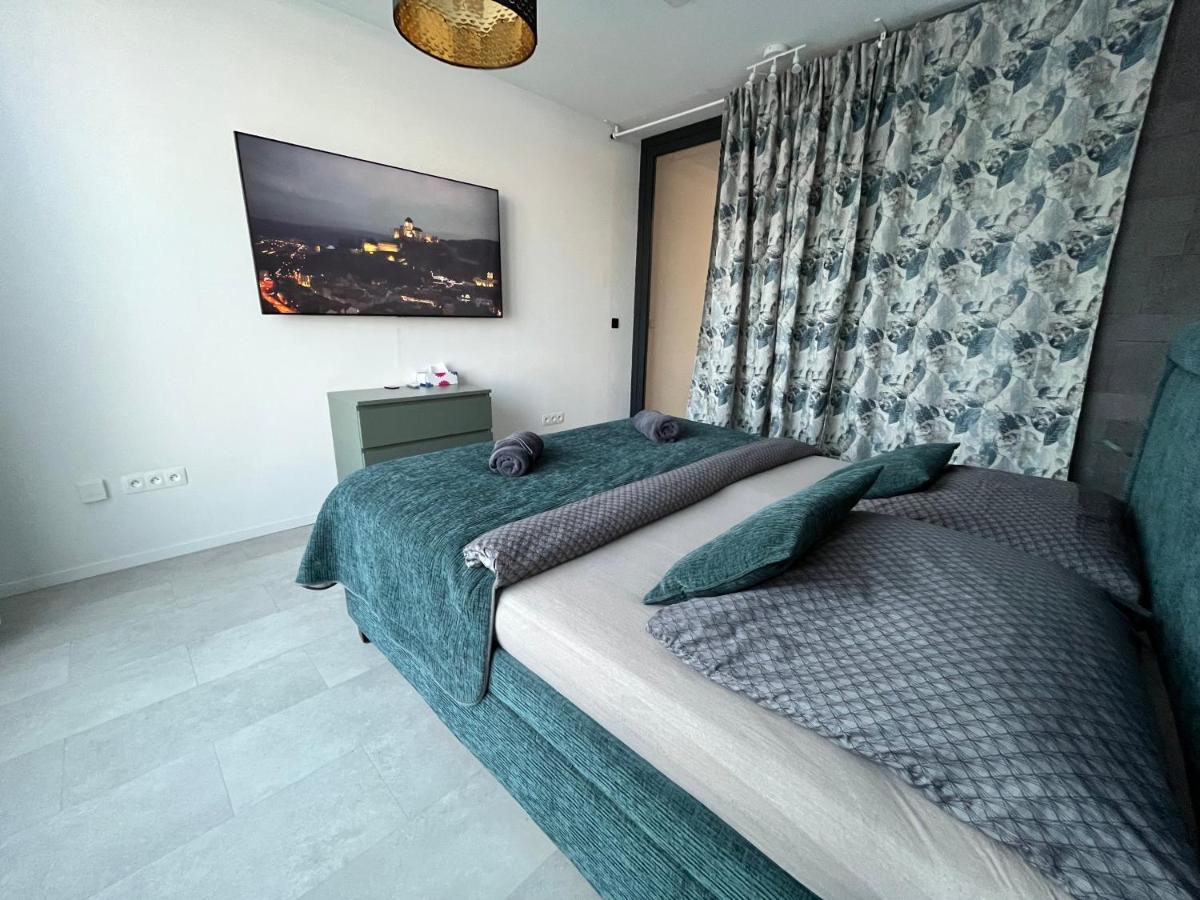 Image 3 of DELUXE APARTMENT (Free Parking)