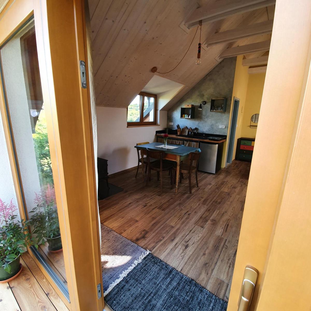 Image 4 of DOMČEK V ZÁHRADE
