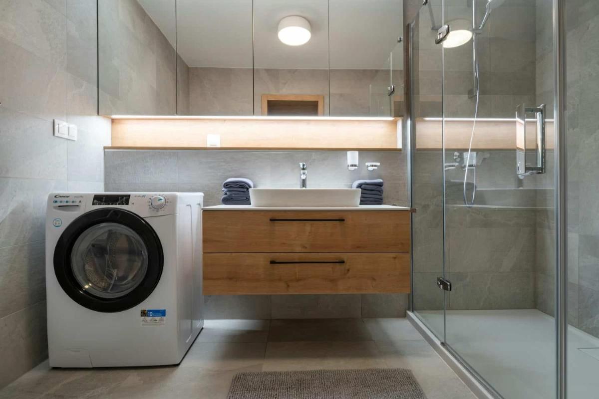 Image 4 of DaSus Luxury Tále