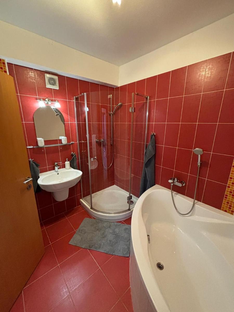 Image 3 of Domus Apartment