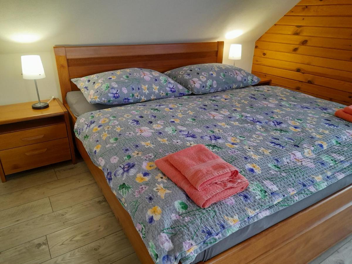 Image 3 of Drevenica MARKA beachfront cottage
