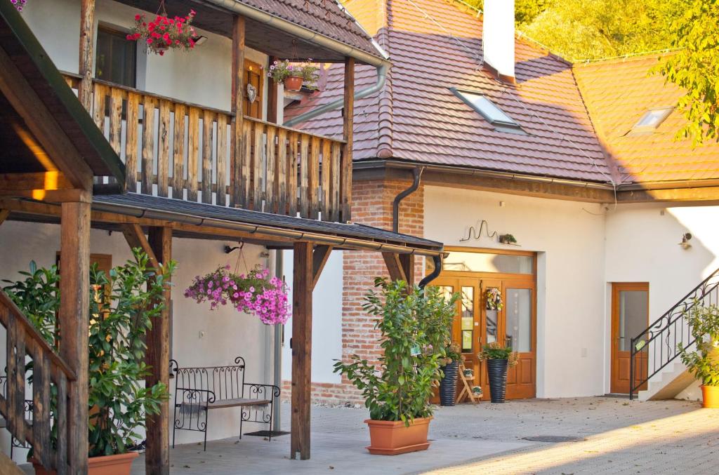 Image 1 of Farma Zelená Ruža