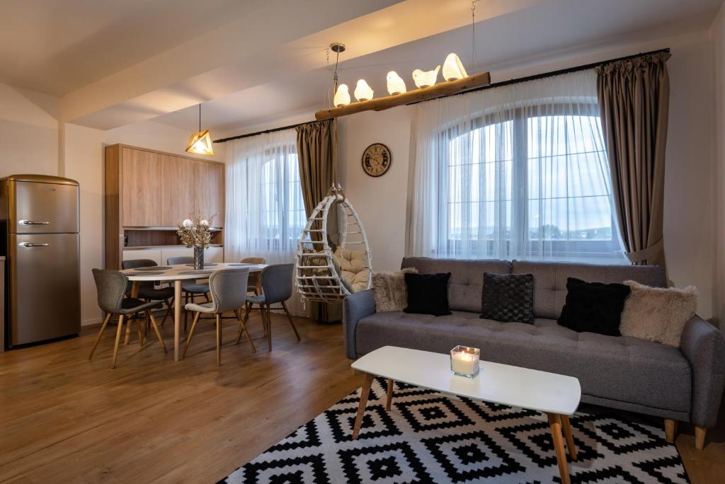 Image 1 of GOLDENapartment