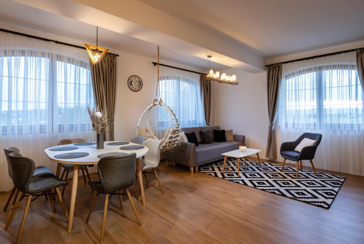 Image 4 of GOLDENapartment