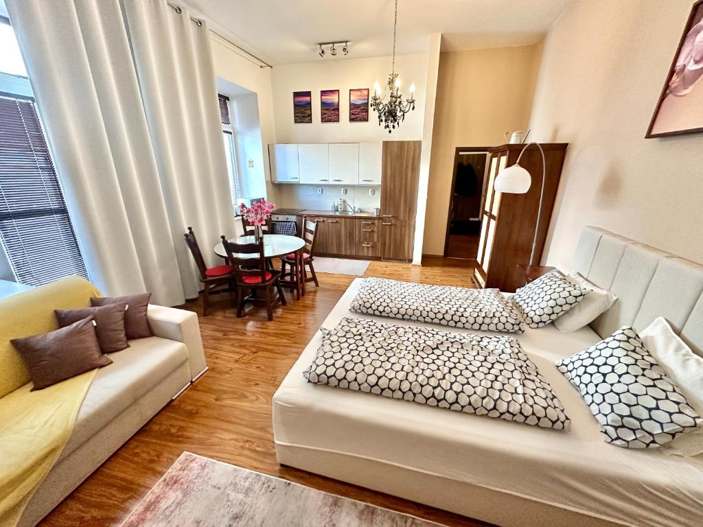 Image 1 of Home Away main square apartment