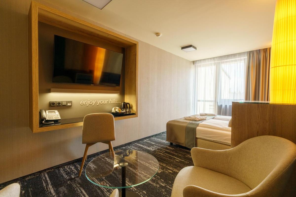Image 3 of Hotel Hills