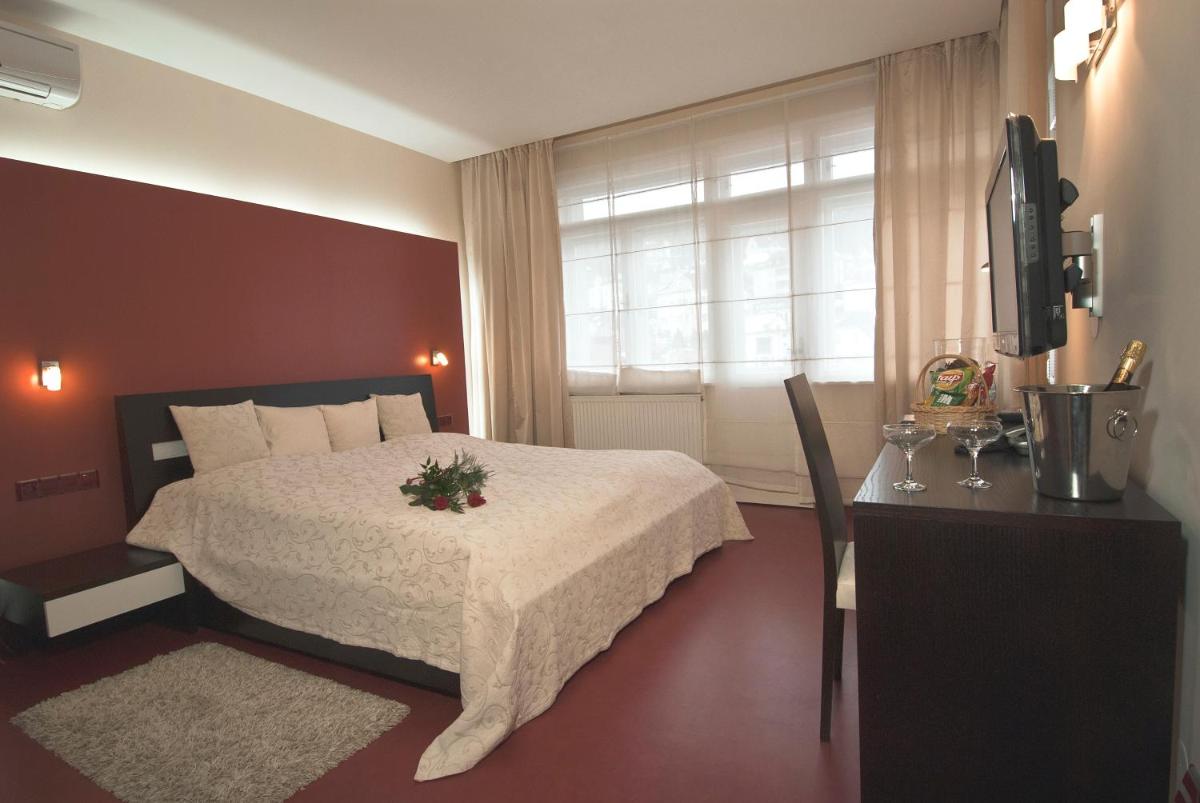 Image 2 of Hotel Krystal