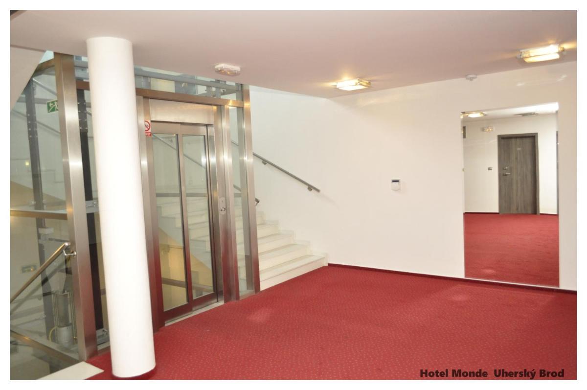 Image 2 of Hotel Monde