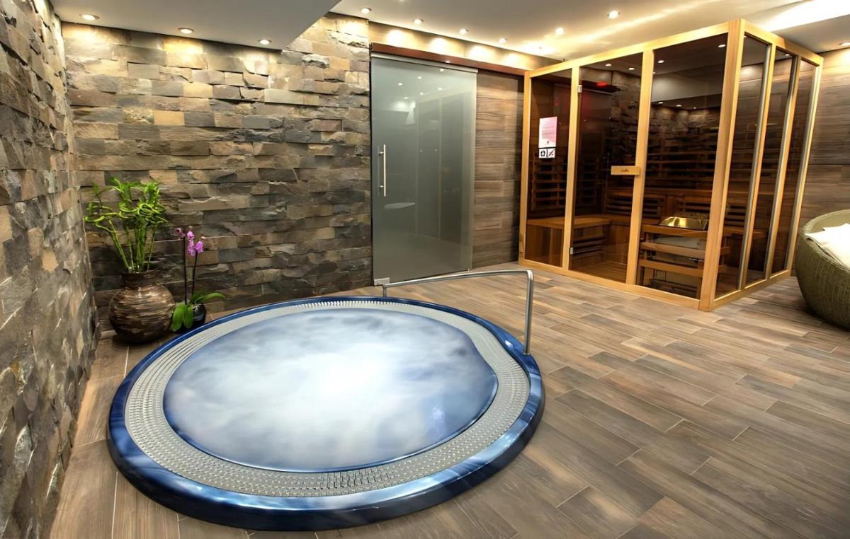Image 3 of Hotel Pieris