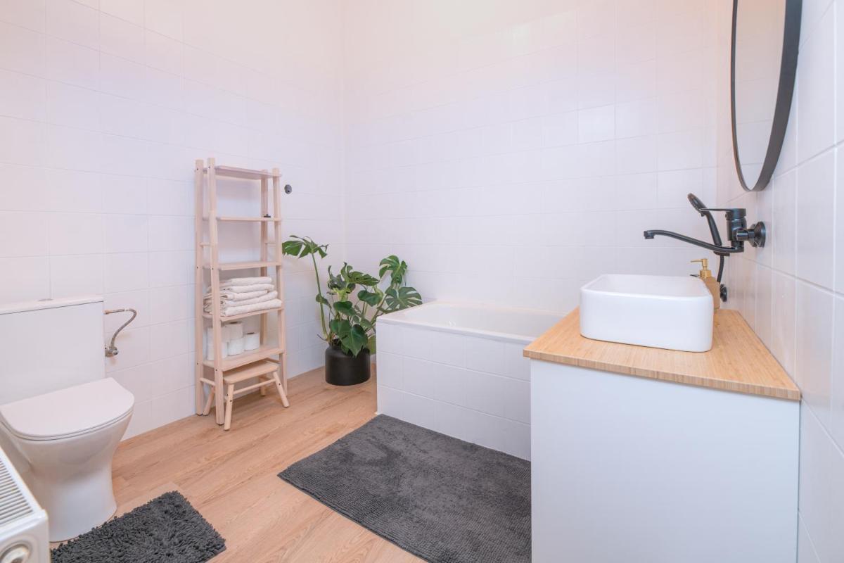 Image 3 of KUKI Apartments
