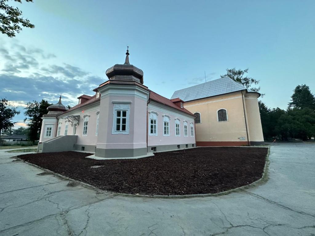 Image 1 of Kaštieľ Ladce
