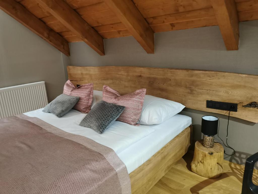 Image 1 of Koliba na vršku