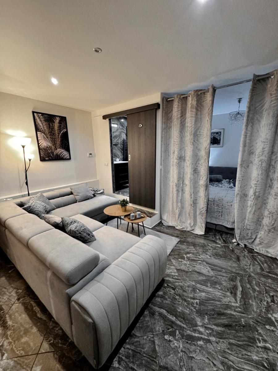 Image 5 of La Monique – Luxury Nautical Apartment