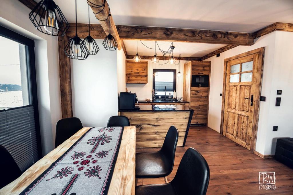 Image 1 of Laura Resort – Luxury Chalets z jacuzzi
