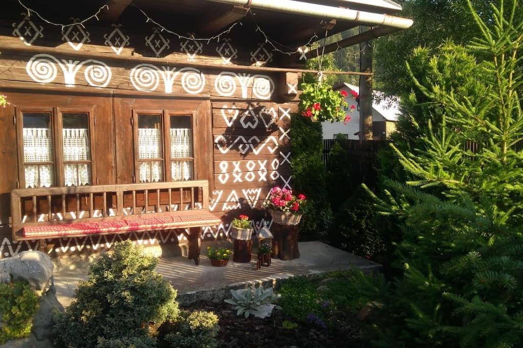 Image 1 of Maľovaná drevenička v Čičmanoch