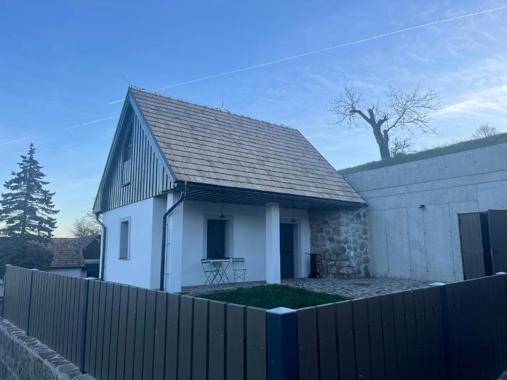 Image 1 of Malý domček Devičie