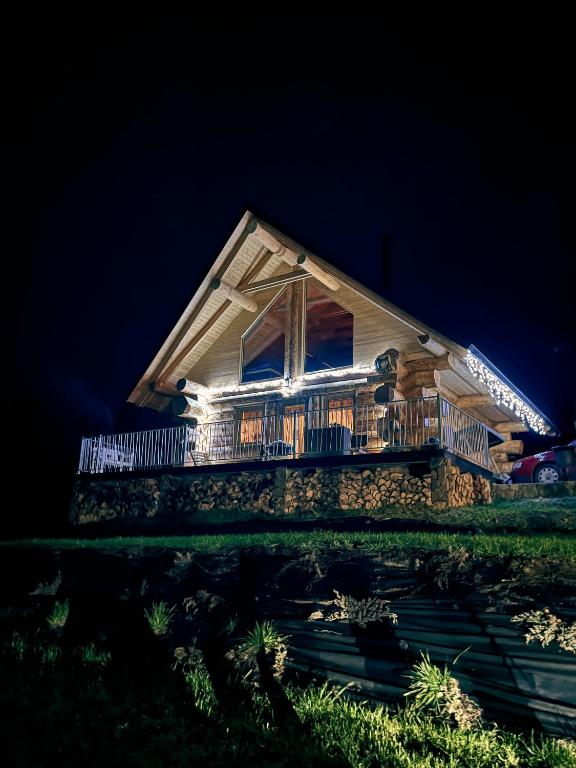 Image 1 of Medveď, Vlk, Líška Zrubová rozprávka nad rybníkom