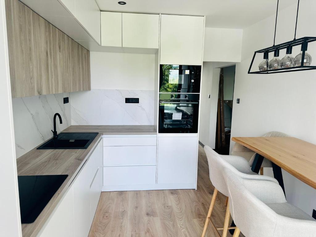 Image 1 of Modern Apartment in Centre of Belusa