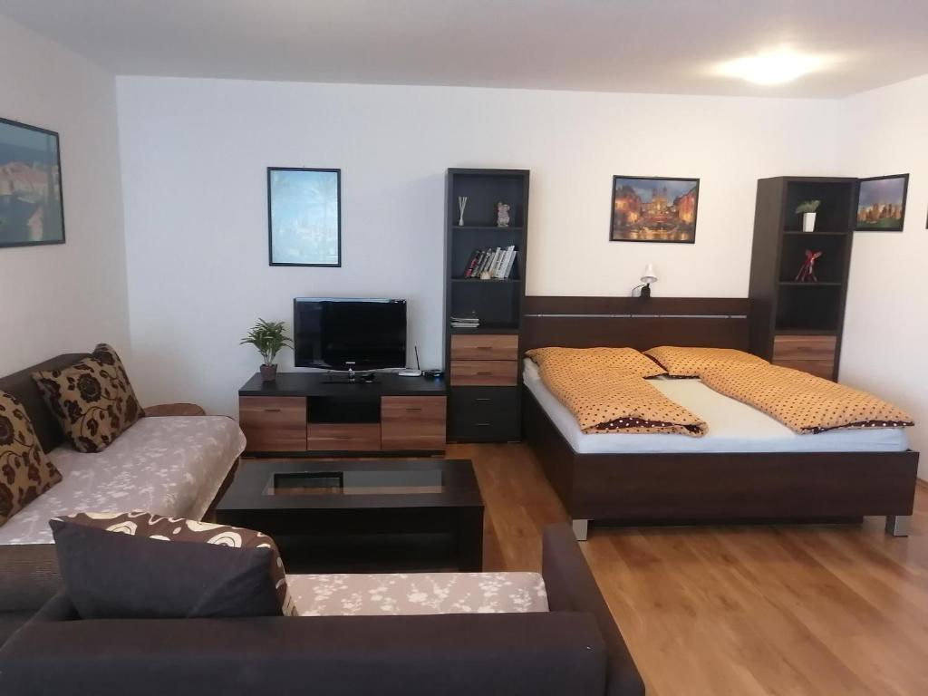 Image 1 of Modern city center apartment with private parking