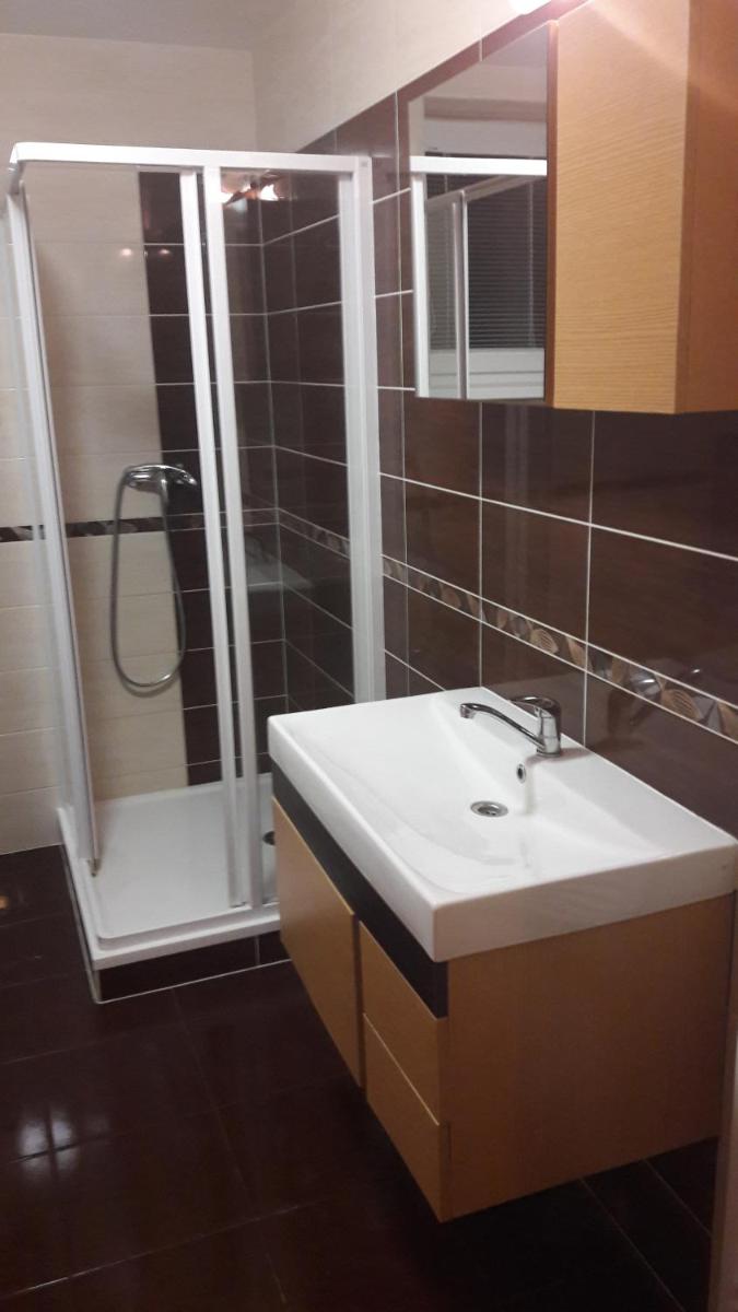 Image 3 of Modern city center apartment with private parking
