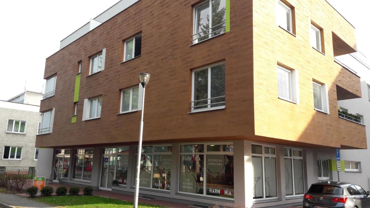Image 5 of Modern city center apartment with private parking