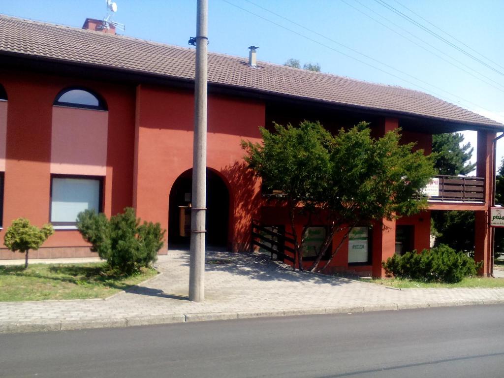 Image 1 of Oaza