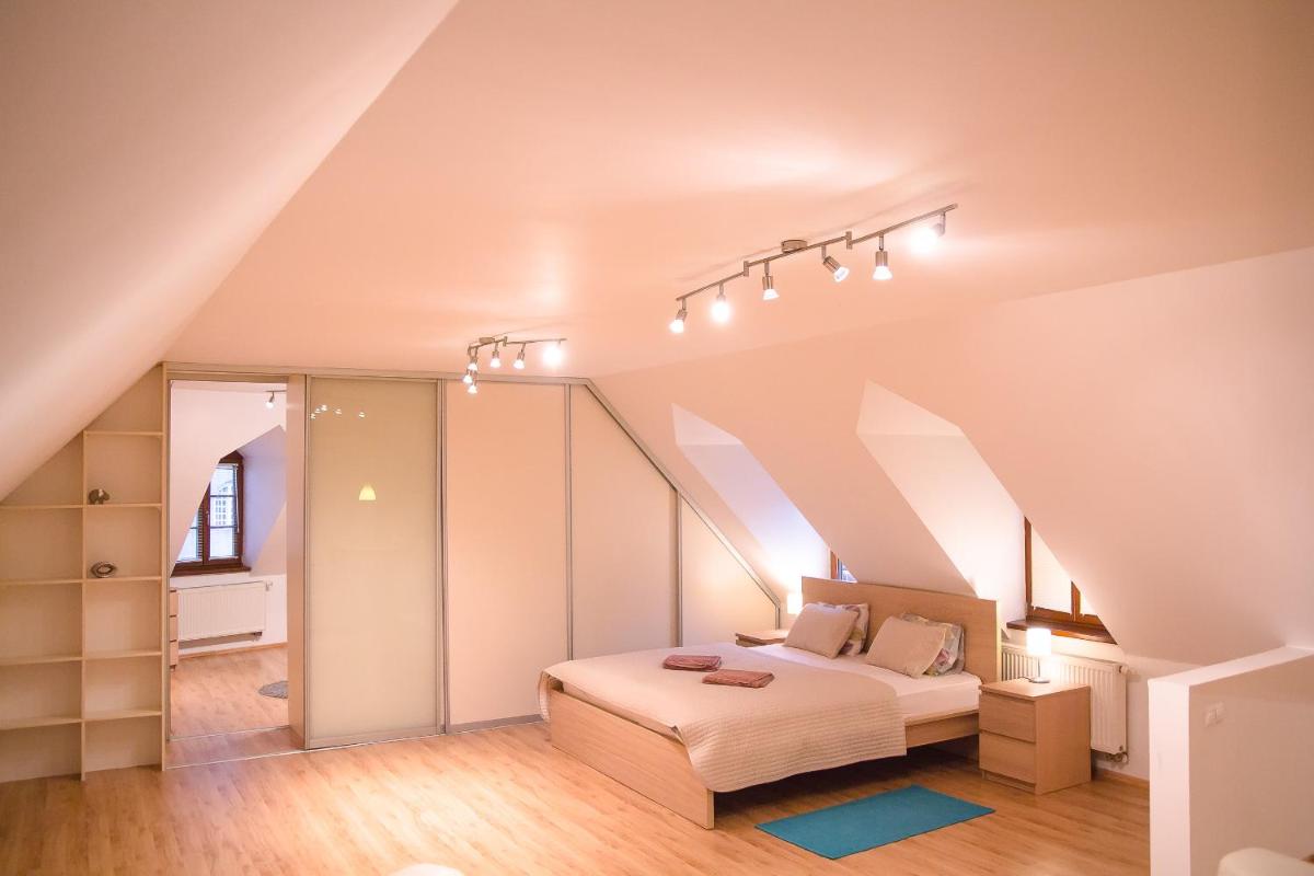 Image 2 of Old Town Apartment