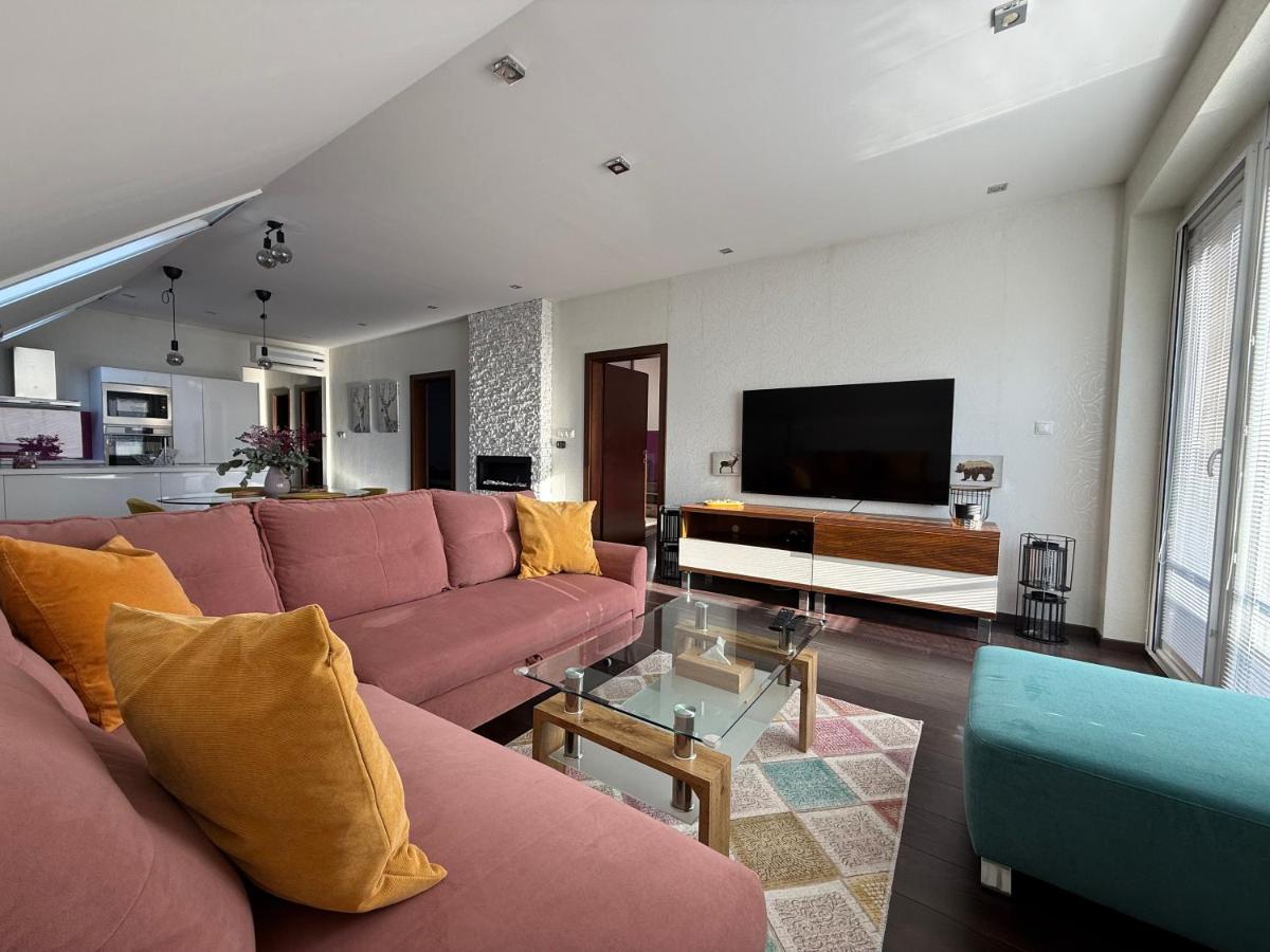Image 5 of Olivia Suite