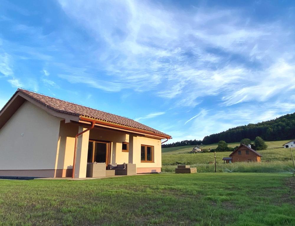 Image 1 of Panorama Home Valča
