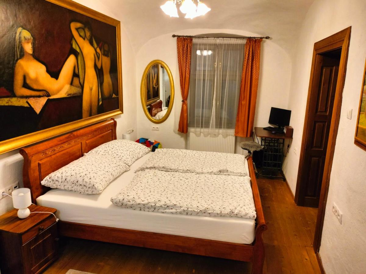 Image 2 of Paracelsus house