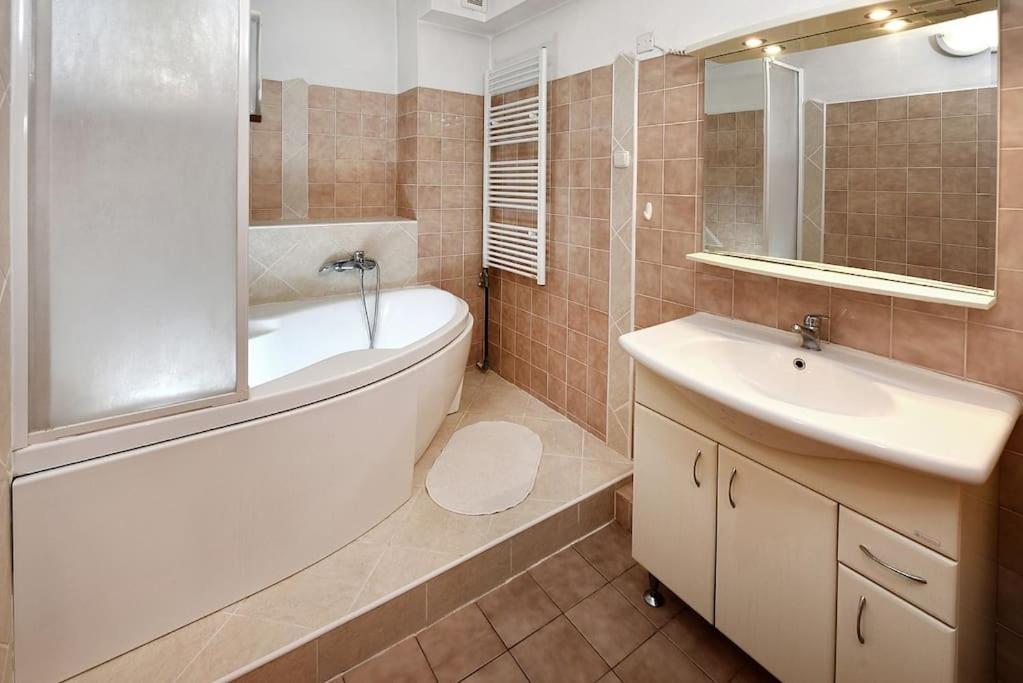 Image 4 of Priestranný, svetlý apartmán