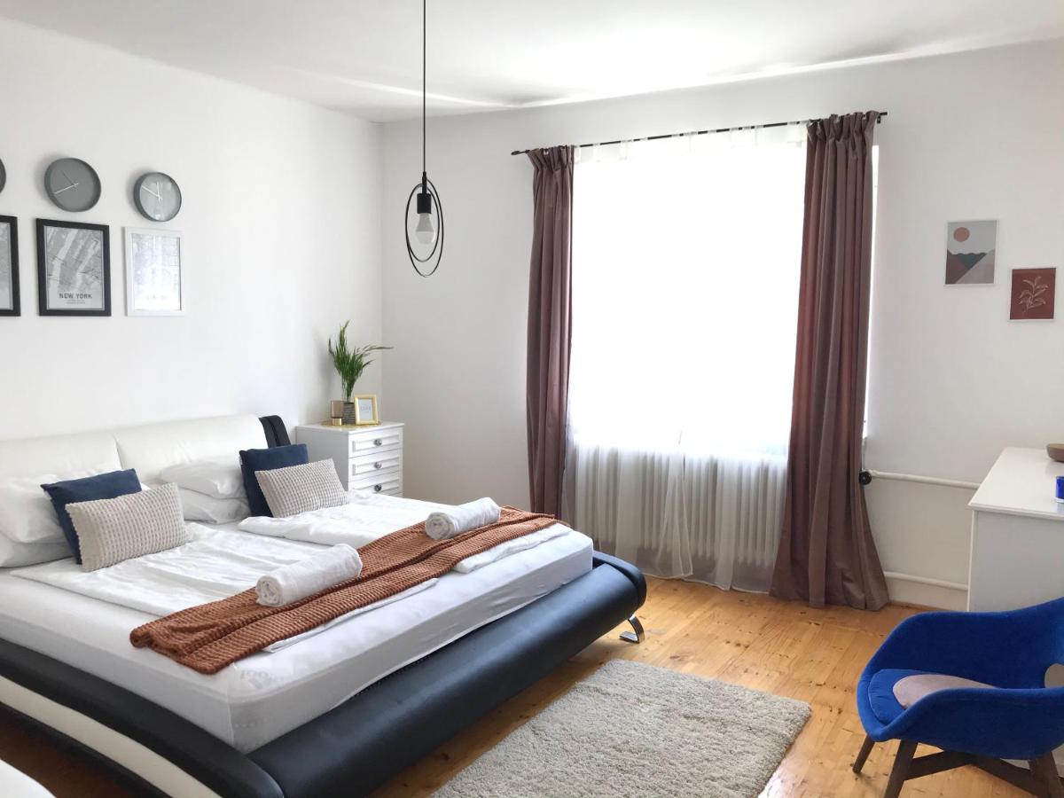 Image 2 of Privat