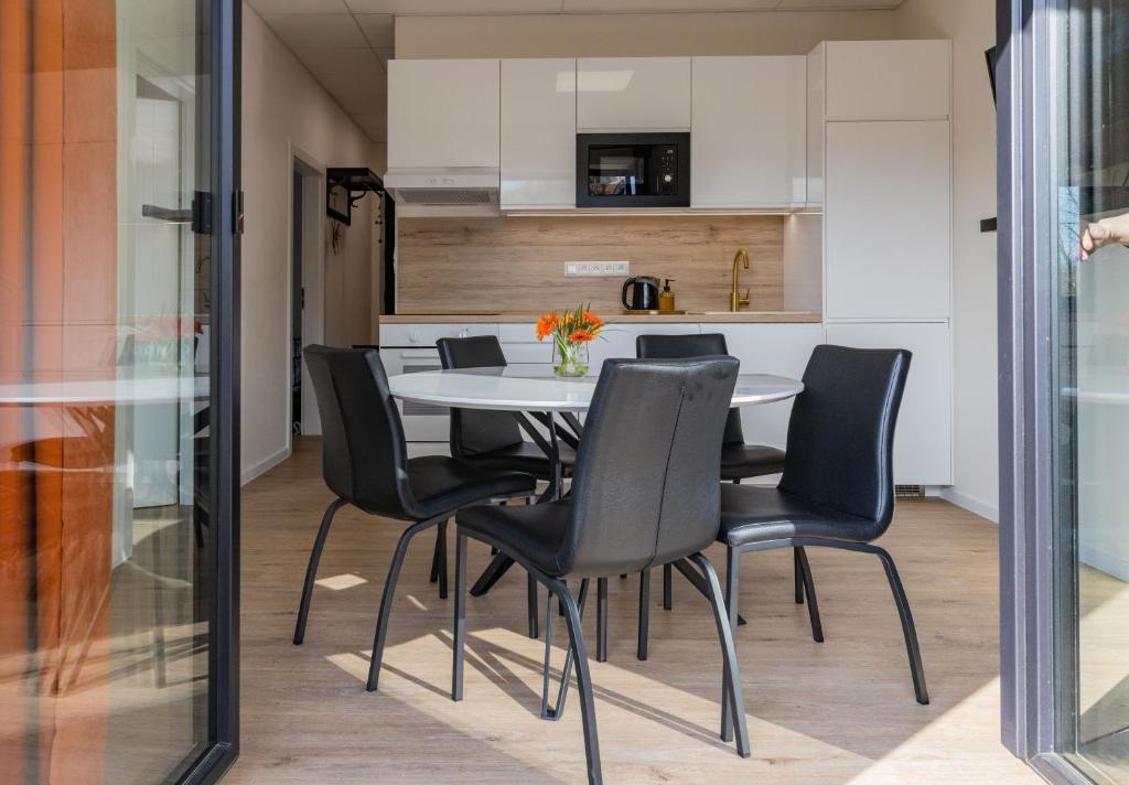 Image 1 of Private Sunny Apt With Free Parking 24-7 self check-in